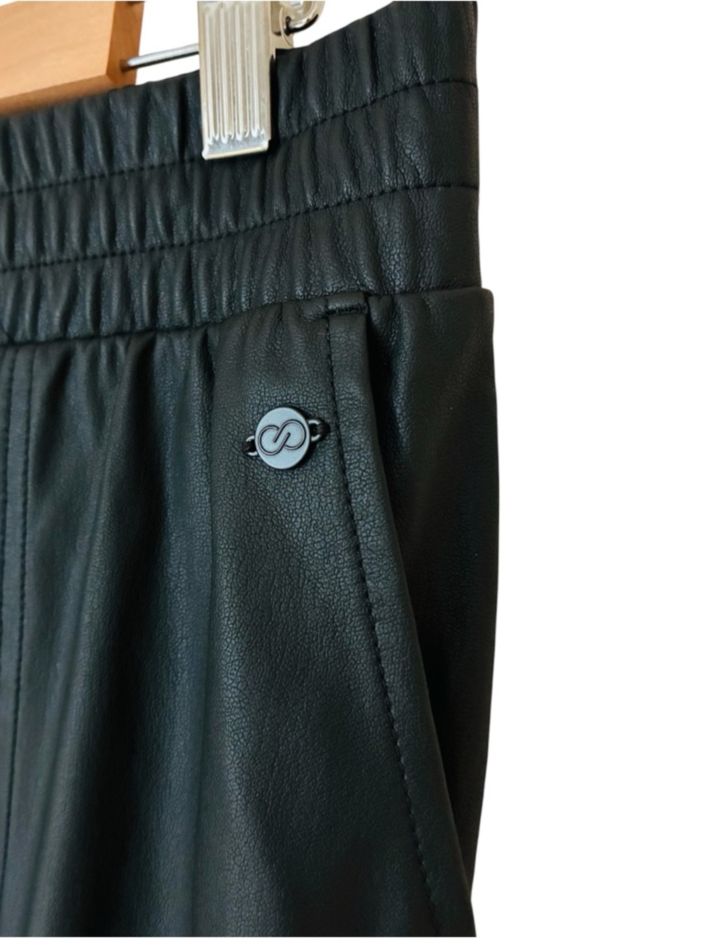 CALIA by Carrie Underwood Sz MEDIUM Black Faux Leather Joggers Pants Pockets - Picture 5 of 9